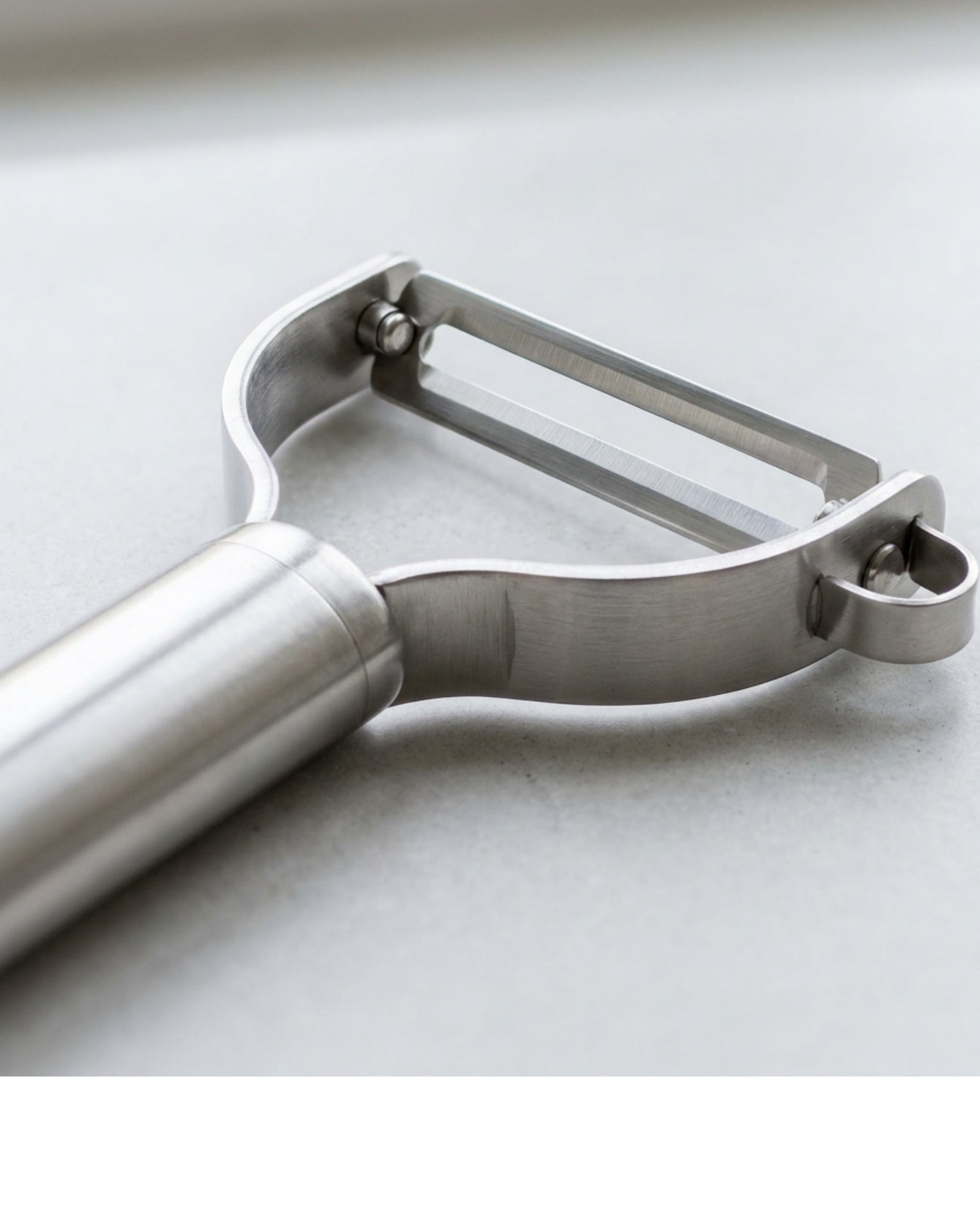Bouo Stainless Steel Y-Peeler Swivel Blade 17 cm Silver - Detail view